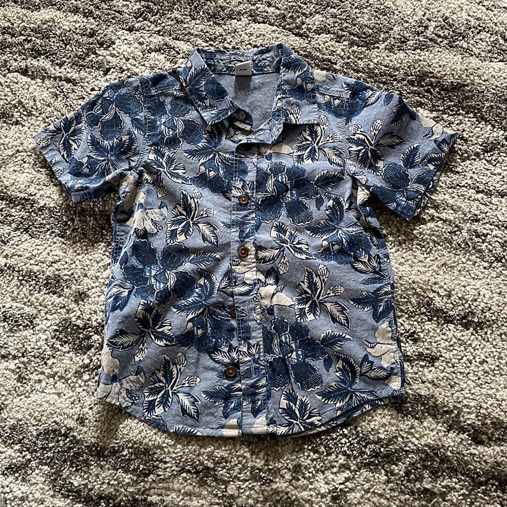 Old Navy Short Sleeve Button Up Tee